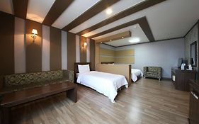 Yes Motel