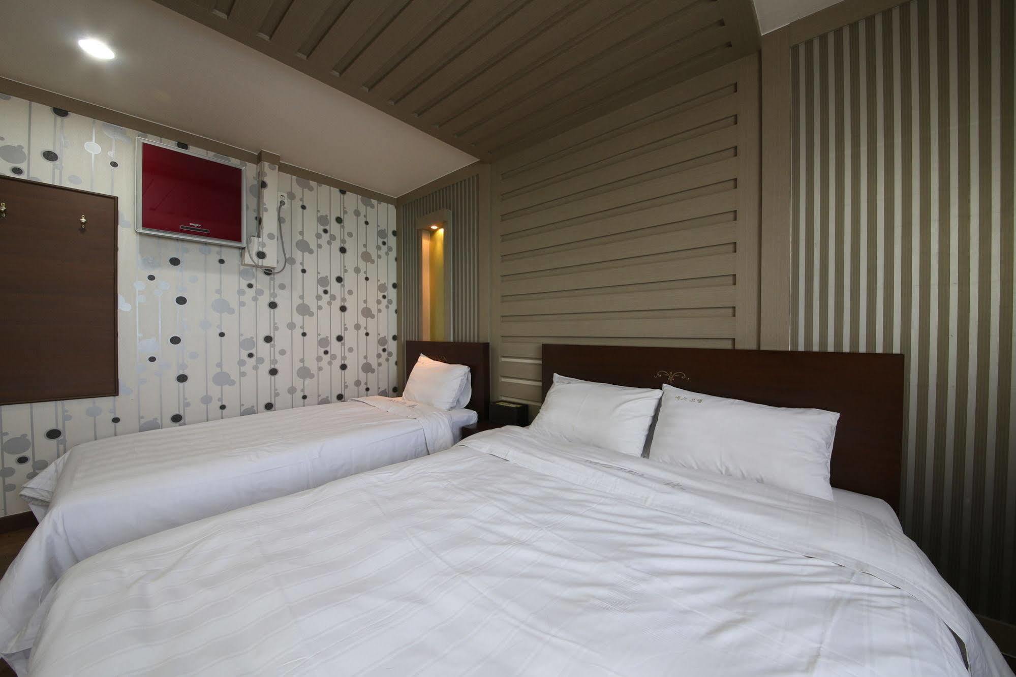 Yes Motel Gunsan Exterior foto