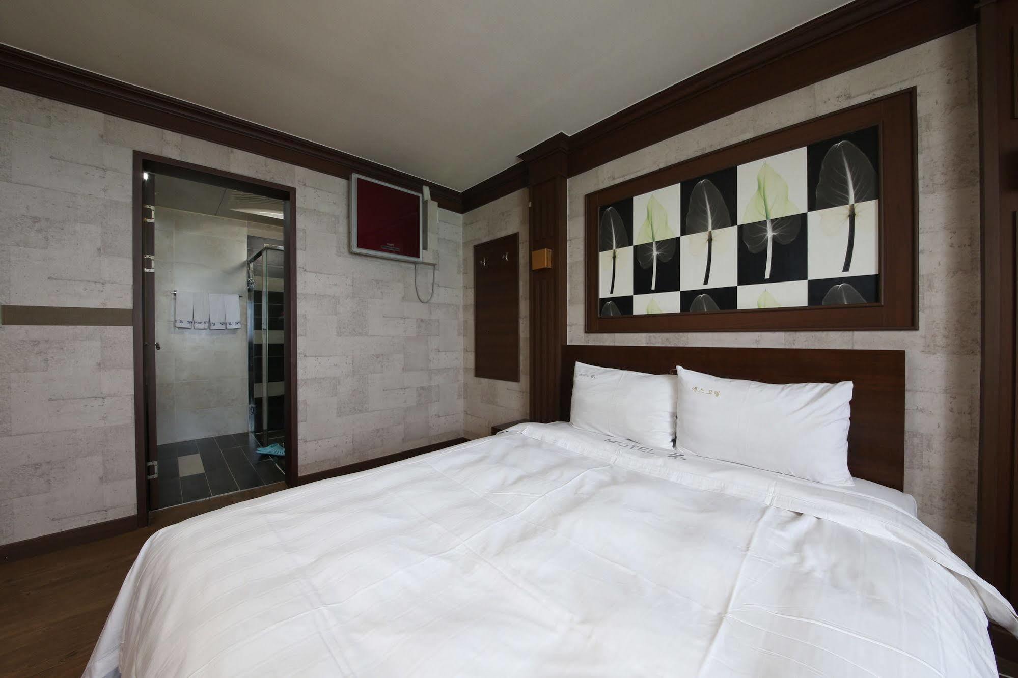 Yes Motel Gunsan Exterior foto