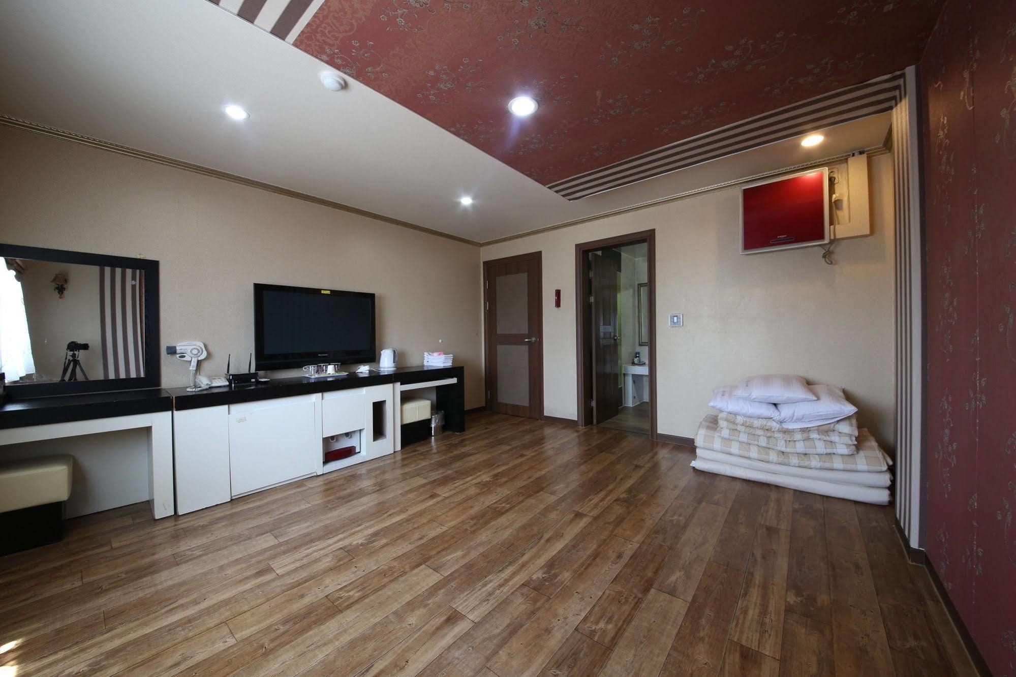 Yes Motel Gunsan Exterior foto