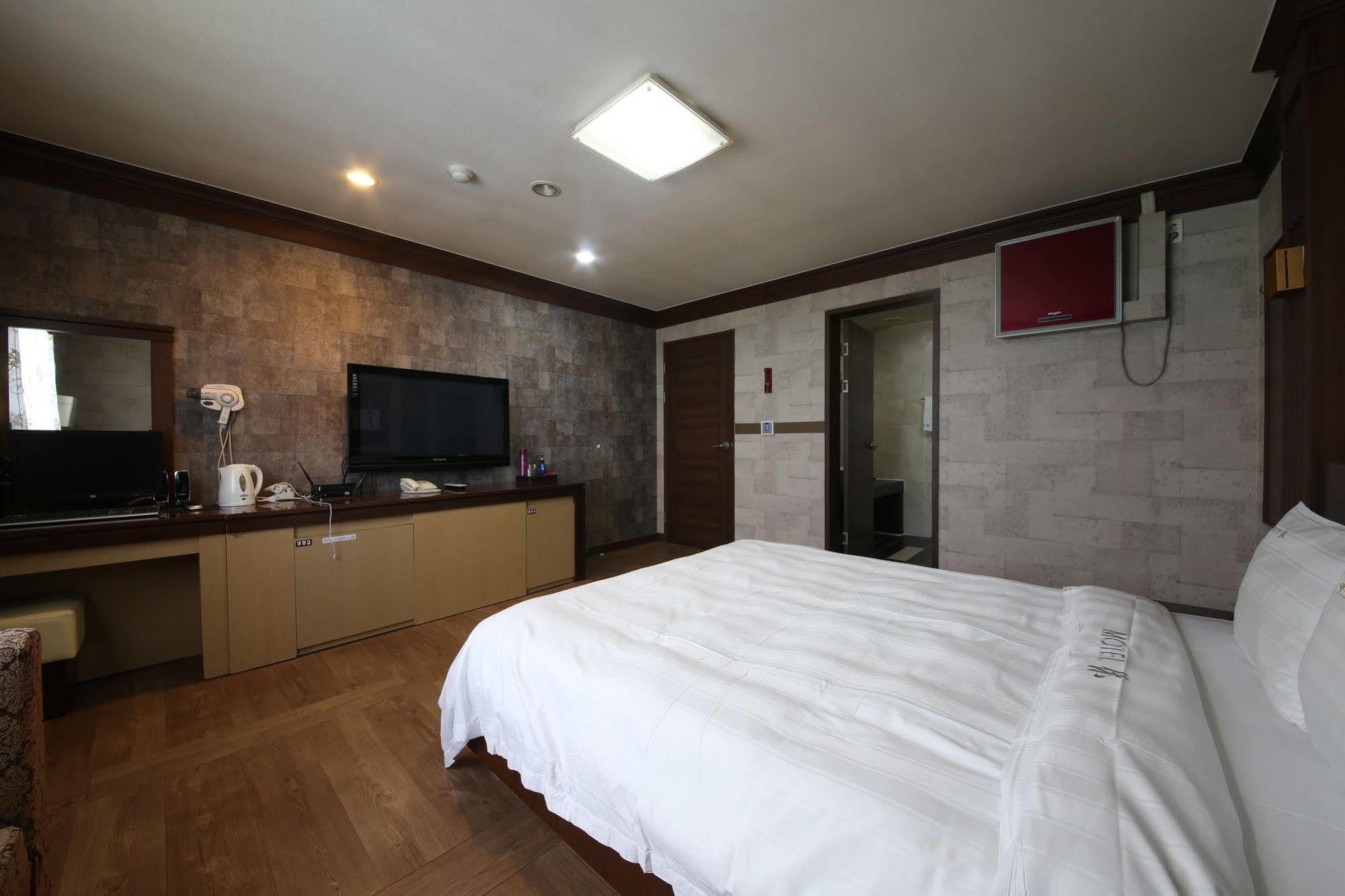 Yes Motel Gunsan Exterior foto